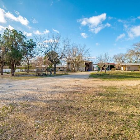 5 Bdrm Home On 2 Acres Mins To Wineries Private Heated Pool And Hot Tub Johnson City Exterior foto